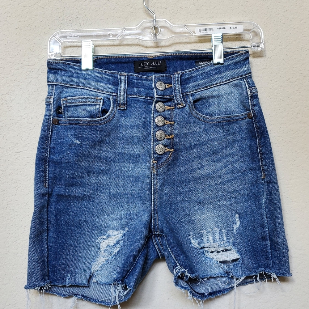 Judy Blue Women's Distressed Skinny Fit Denim Shorts. Size 0 - Picture 1 of 7